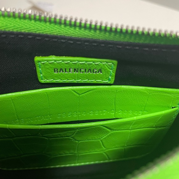 BALENCIAGA
Le Cagole Mini studded croc-effect leather shoulder bag - Picture 7 of 10